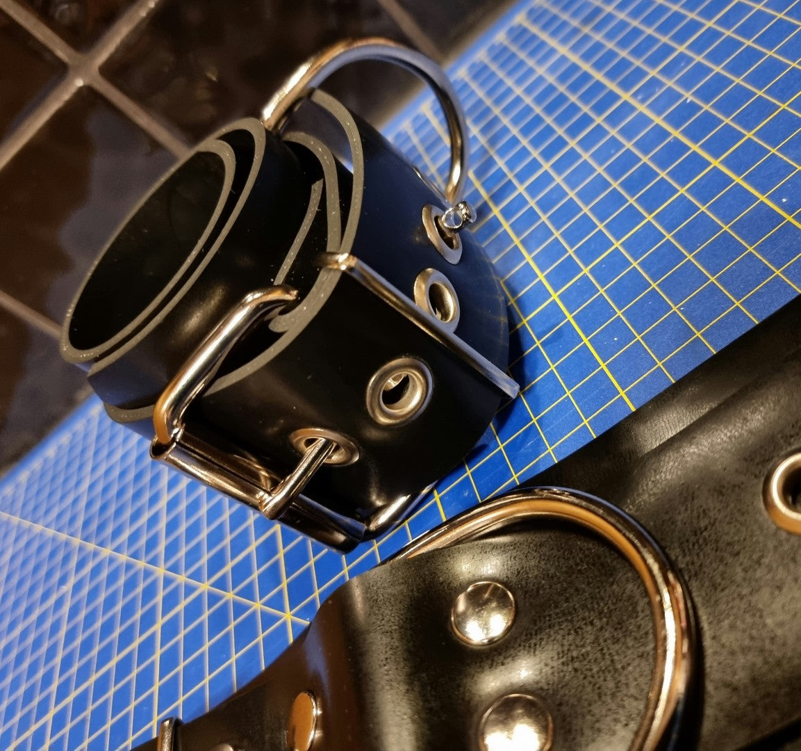 SHD SUPER Rubber Cuffs/Belts - Black
