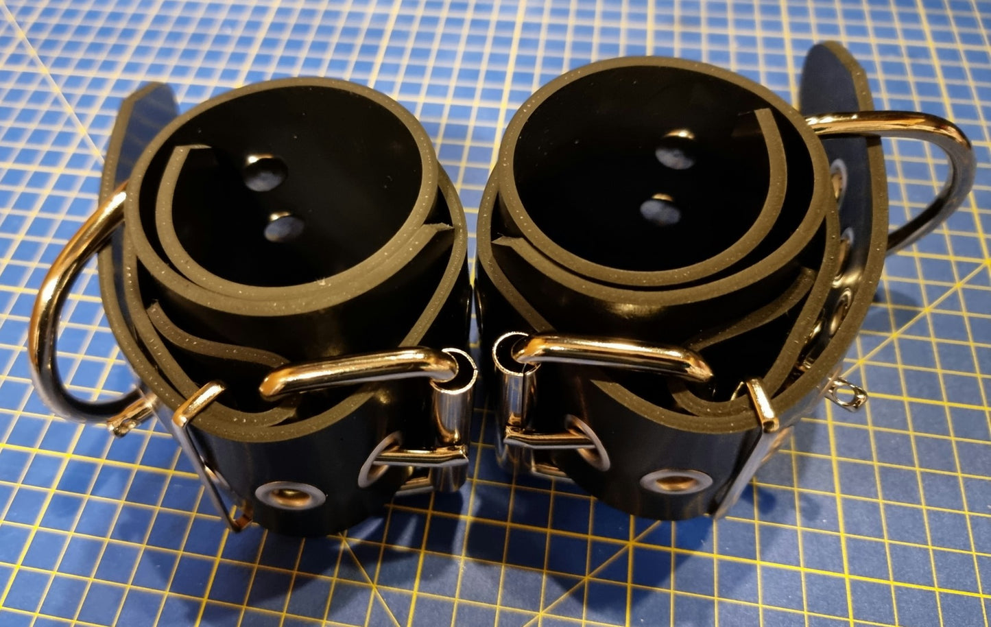 SHD SUPER Rubber Cuffs/Belts - Black