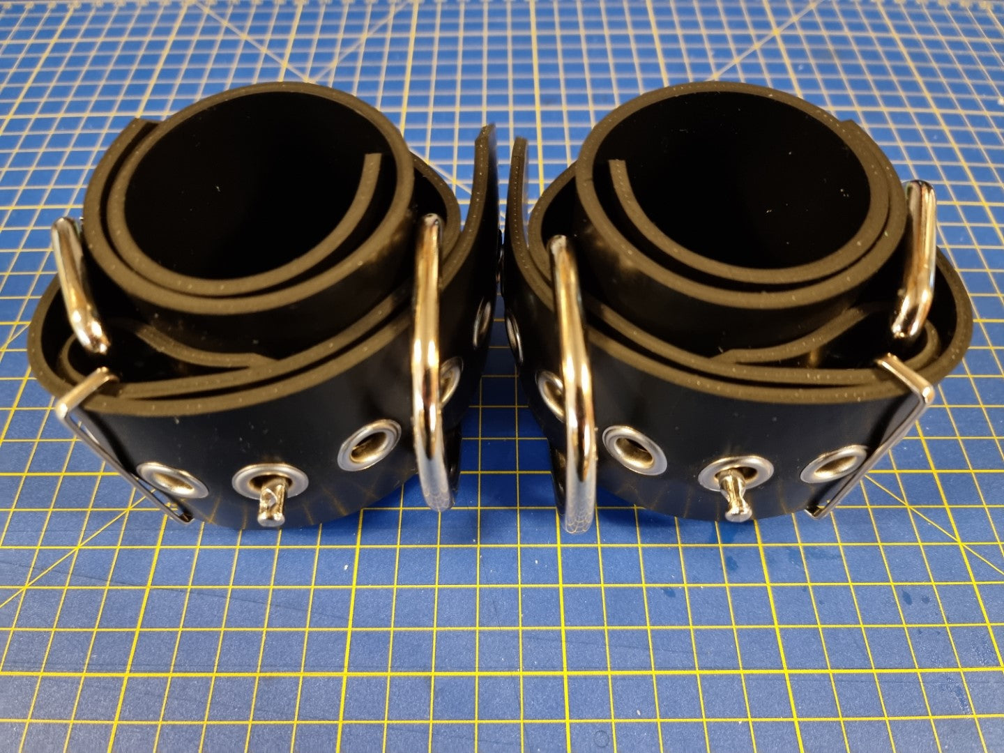 SHD SUPER Rubber Cuffs/Belts - Black